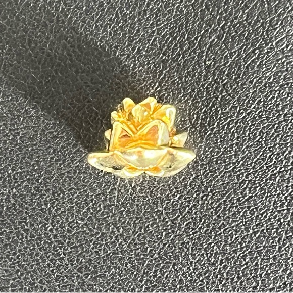 Trollbeads Retired Lotus, Gold Bead- 21135 - Picture 6 of 8